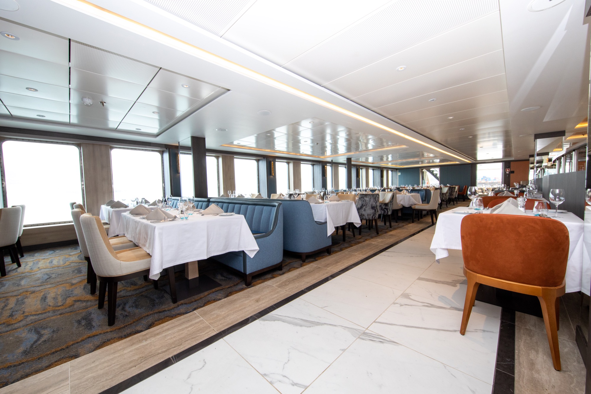 World Explorer - Restaurant